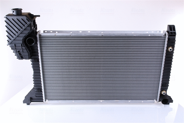 Variklio aušinimo radiatorius NISSENS 62686A